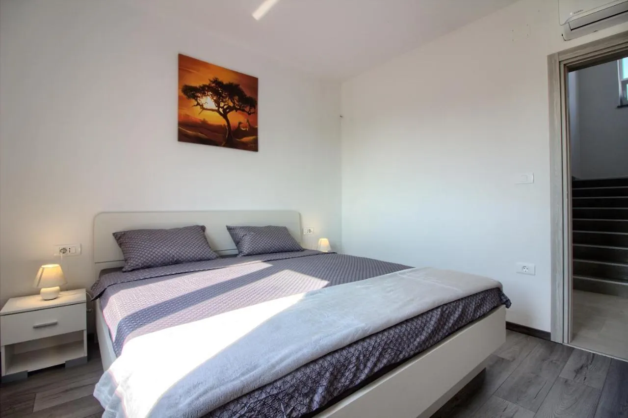 Charming Villa Enjoy With Private Pool In Pula